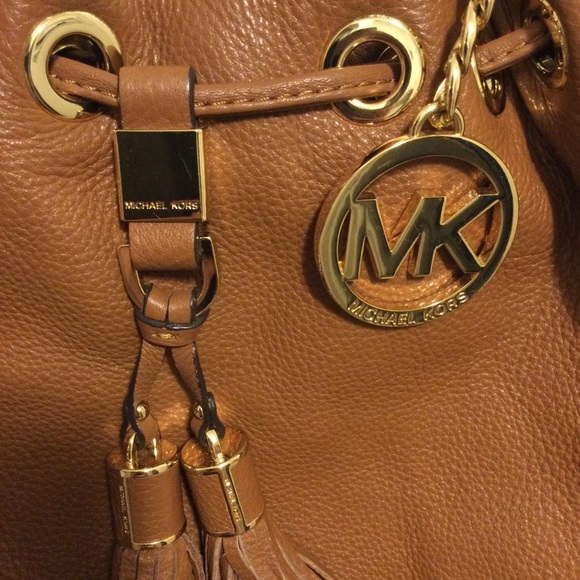 Micheal Kors Shoulder Bag ✨Host Pick✨ - Picture 4 of 10